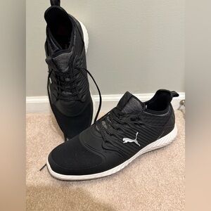 Men’s Black Puma golf shoes